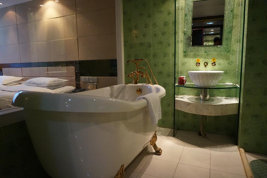 Tianzhi Hotel ハルビン エクステリア 写真